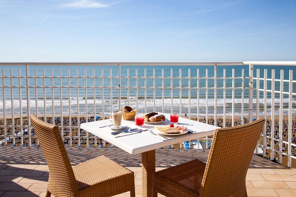 Regent'S Hotel Lido di Jesolo Eksteriør bilde